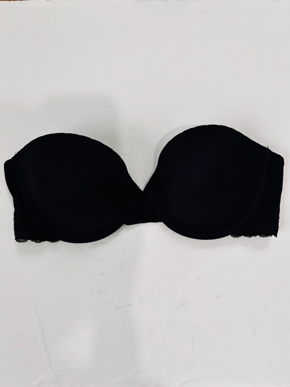 Felina Lingerie women 36C black lace trim strapless underwear smooth bra